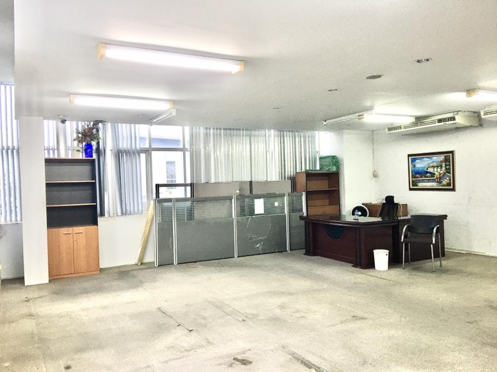 For RentOfficeRamkhamhaeng, Hua Mak : Office building for rent, Ramkhamhaeng Soi 24, Intersection 24, near ABAC University, Ramkhamhaeng University, The Nine, Rama 9.