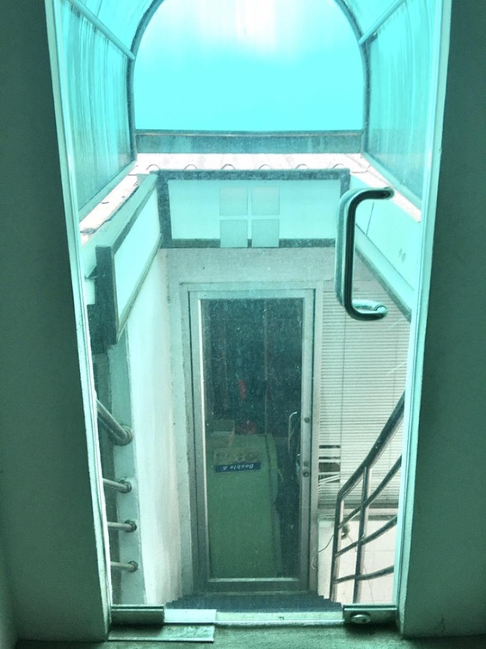 For RentOfficeRamkhamhaeng, Hua Mak : Office building for rent, Ramkhamhaeng Soi 24, Intersection 24, near ABAC University, Ramkhamhaeng University, The Nine, Rama 9.