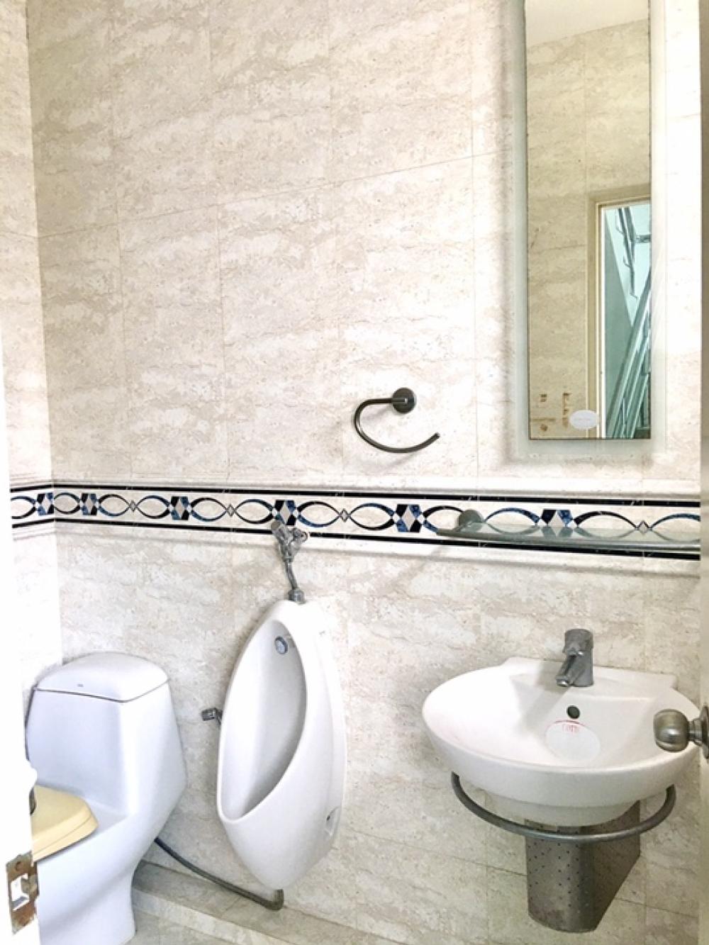 For RentOfficeRamkhamhaeng, Hua Mak : Office building for rent, Ramkhamhaeng Soi 24, Intersection 24, near ABAC University, Ramkhamhaeng University, The Nine, Rama 9.