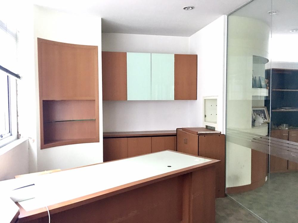 For RentOfficeRamkhamhaeng, Hua Mak : Office building for rent, Ramkhamhaeng Soi 24, Intersection 24, near ABAC University, Ramkhamhaeng University, The Nine, Rama 9.