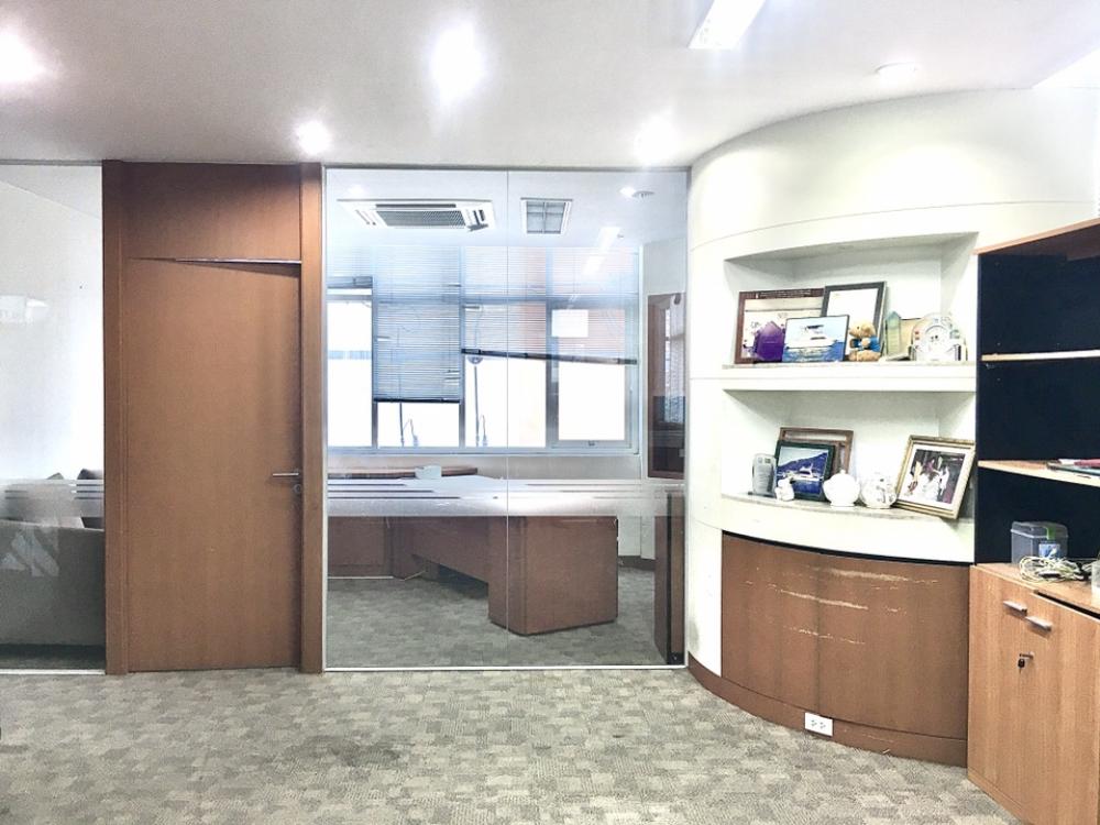 For RentOfficeRamkhamhaeng, Hua Mak : Office building for rent, Ramkhamhaeng Soi 24, Intersection 24, near ABAC University, Ramkhamhaeng University, The Nine, Rama 9.
