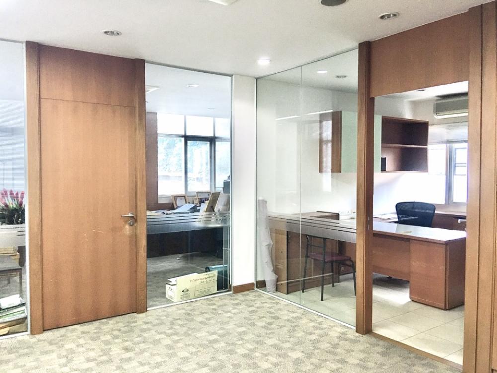 For RentOfficeRamkhamhaeng, Hua Mak : Office building for rent, Ramkhamhaeng Soi 24, Intersection 24, near ABAC University, Ramkhamhaeng University, The Nine, Rama 9.
