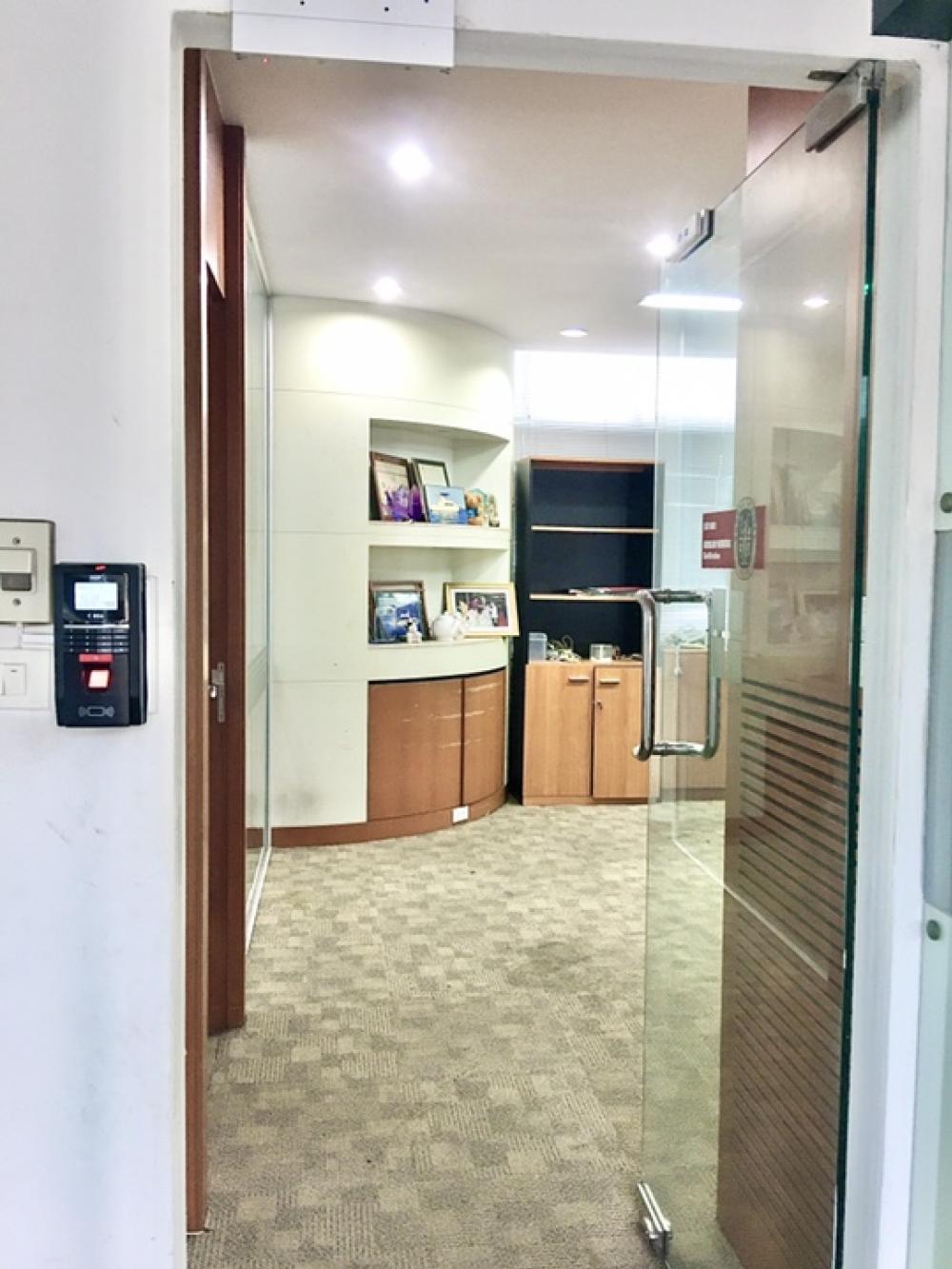 For RentOfficeRamkhamhaeng, Hua Mak : Office building for rent, Ramkhamhaeng Soi 24, Intersection 24, near ABAC University, Ramkhamhaeng University, The Nine, Rama 9.