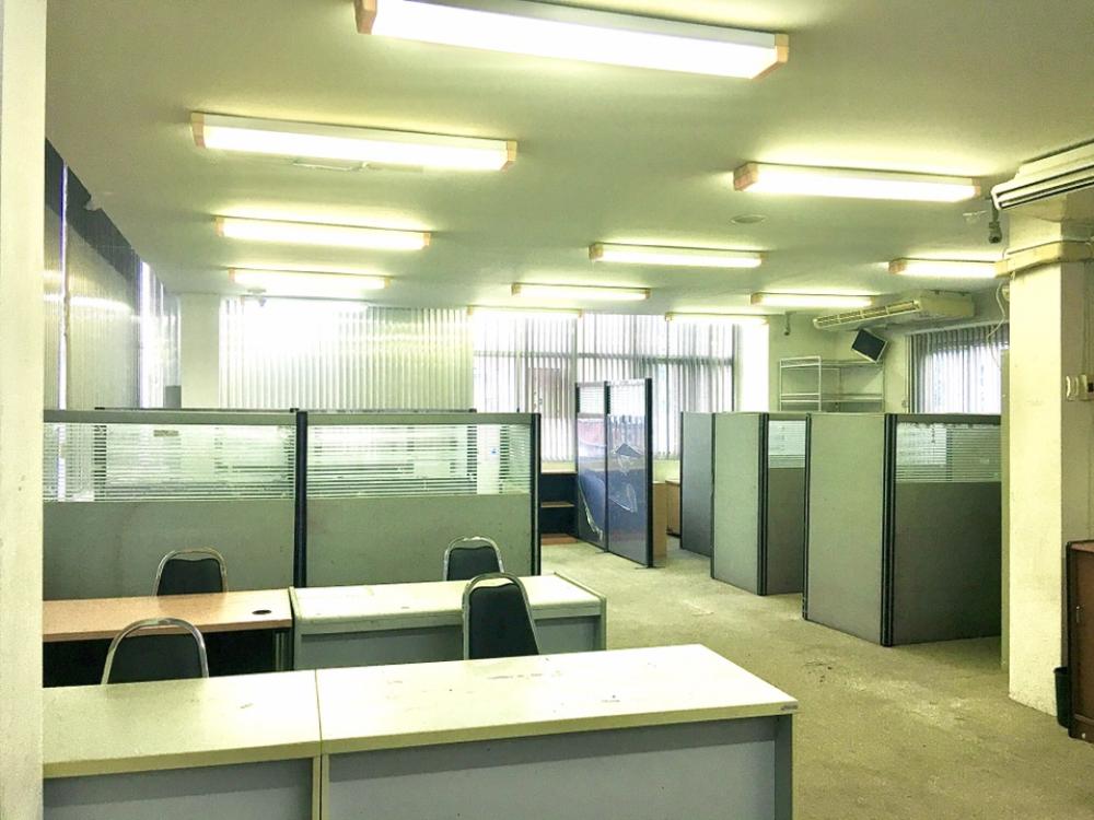 For RentOfficeRamkhamhaeng, Hua Mak : Office building for rent, Ramkhamhaeng Soi 24, Intersection 24, near ABAC University, Ramkhamhaeng University, The Nine, Rama 9.