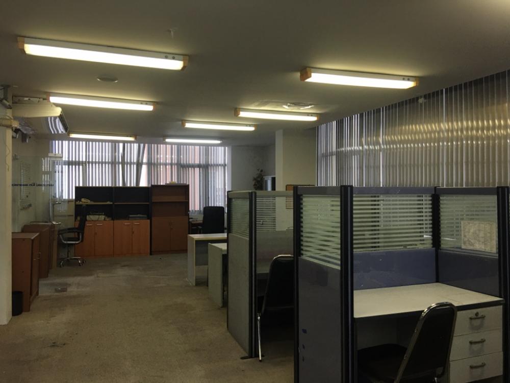 For RentOfficeRamkhamhaeng, Hua Mak : Office building for rent, Ramkhamhaeng Soi 24, Intersection 24, near ABAC University, Ramkhamhaeng University, The Nine, Rama 9.