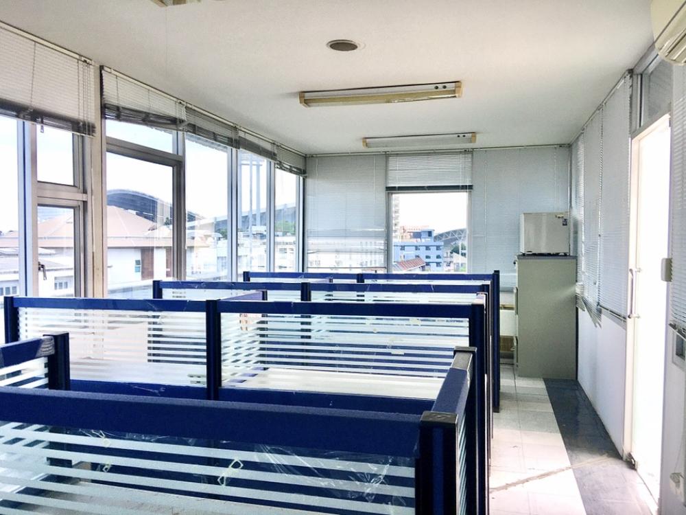 For RentOfficeRamkhamhaeng, Hua Mak : Office building for rent, Ramkhamhaeng Soi 24, Intersection 24, near ABAC University, Ramkhamhaeng University, The Nine, Rama 9.