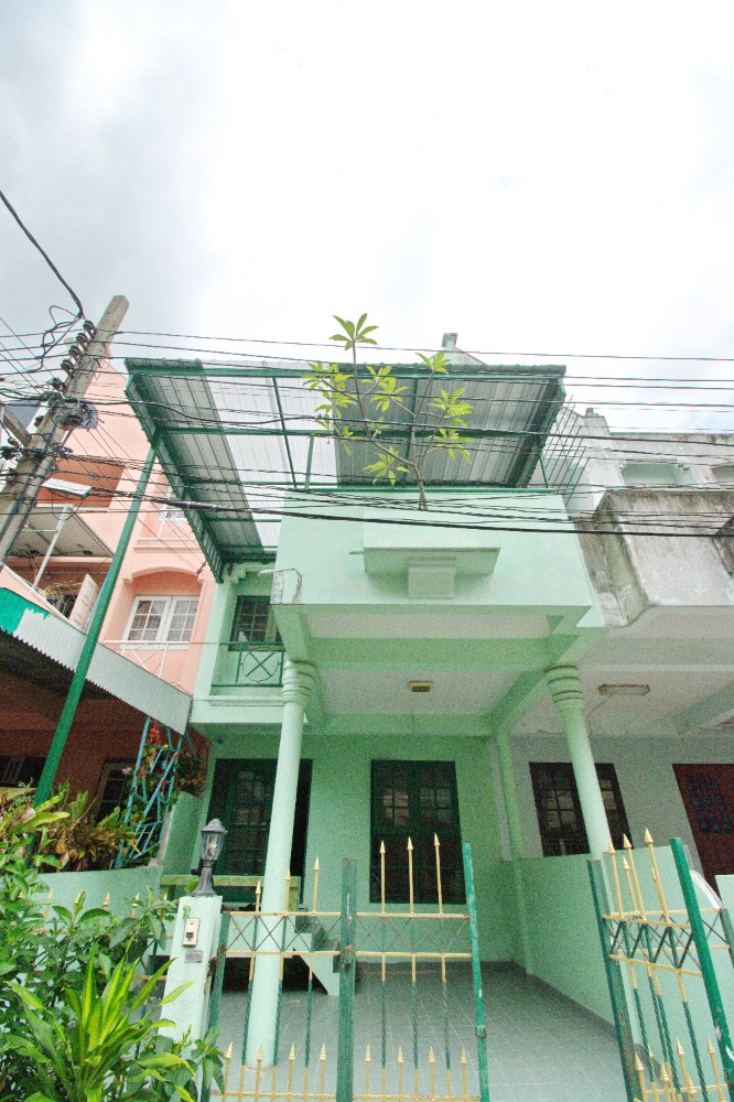 ขายทาวน์โฮมพัฒนาการ ศรีนครินทร์ : H0172😍 For SELL ขาย ทาวน์เฮ้าส์ Townhouse 2 ชั้น,🚪4 ห้องนอน🚄ใกล้ Central Bangna🏢ลลิล กรีนวิลล์ Lalin Green Ville🔔พื้นที่บ้าน:28ตร.วา🔔พื้นที่ใช้สอย:300ตร.ม.💲ขาย:2,600,000฿📞O99-5919653,O65-9423251✅LineID:@sureresid