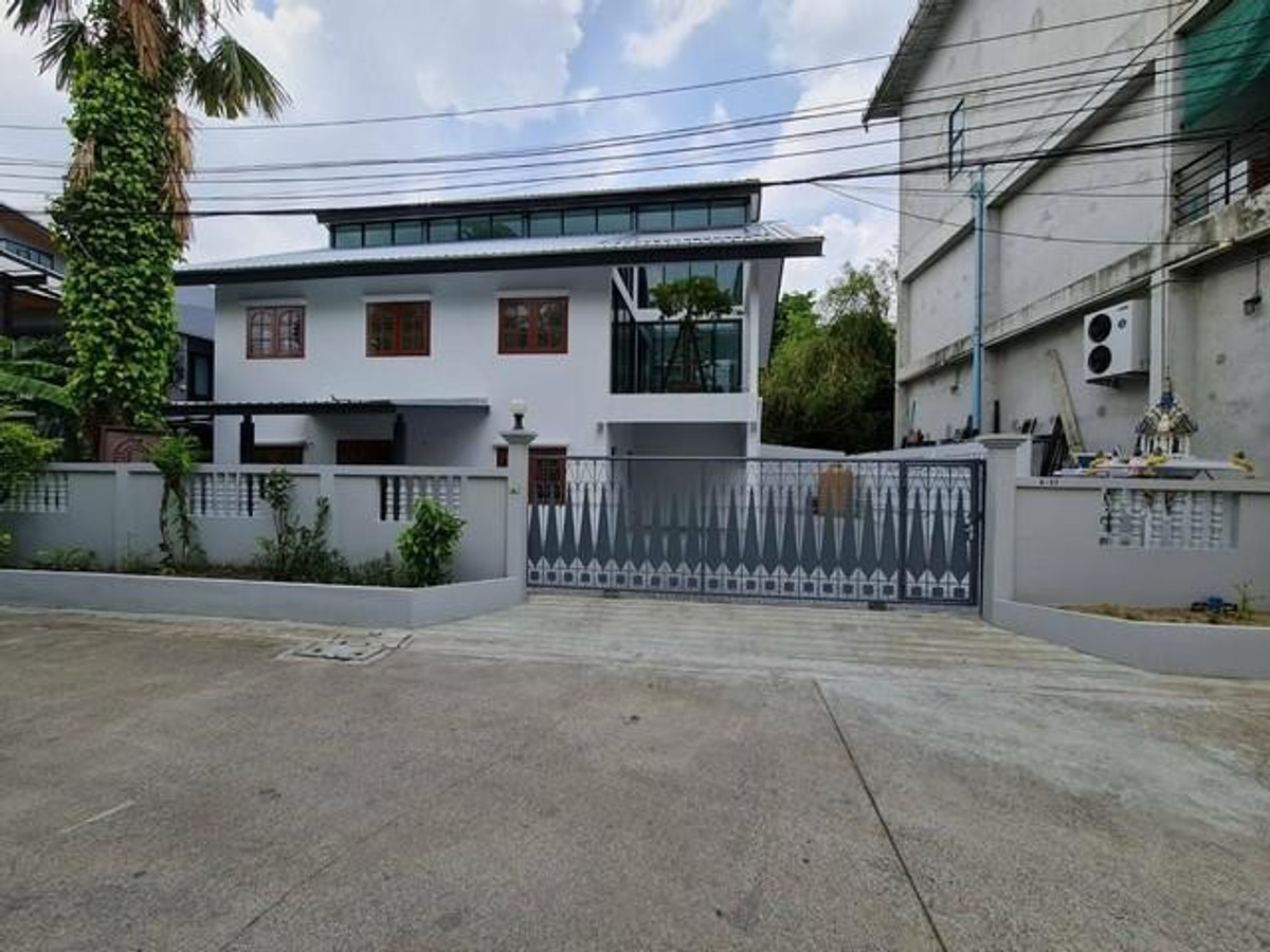 ให้เช่าบ้านโชคชัย4 ลาดพร้าว71 : ให้เช่าบ้านเดี่ยว2ชั้น 200 ตร.ม.ย่านโชคชัย4ลาดพร้าว ใกล้MRTโชคชัย4ใกล้นาคนิวาส ลาดพร้าววังหิน เลียบด่วน เหมาะทำโฮมออฟฟิศ