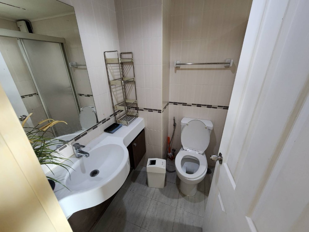 ขายคอนโดพระราม 8 สามเสน ราชวัตร : SNS002 **ลดราคาเหลือ 1.7 ล้าน ขายพร้อมอยู่**ขายถูก ลุมพินี เพลส พระราม 8 ชั้น12A(สูงที่สุดในอาคาร) ห้องบิวด์อินมีที่เก็บของเยอะ 35 ตารางเมตร ++ซื้ออยู่เองก็ได้ ซื้อลงทุนก็คุ้มมีผู้เช่าตลอด++