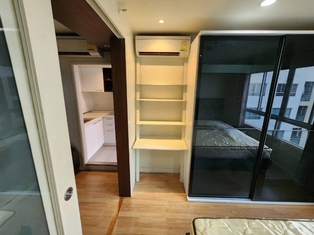 ขายคอนโดพระราม 8 สามเสน ราชวัตร : SNS002 **ลดราคาเหลือ 1.7 ล้าน ขายพร้อมอยู่**ขายถูก ลุมพินี เพลส พระราม 8 ชั้น12A(สูงที่สุดในอาคาร) ห้องบิวด์อินมีที่เก็บของเยอะ 35 ตารางเมตร ++ซื้ออยู่เองก็ได้ ซื้อลงทุนก็คุ้มมีผู้เช่าตลอด++