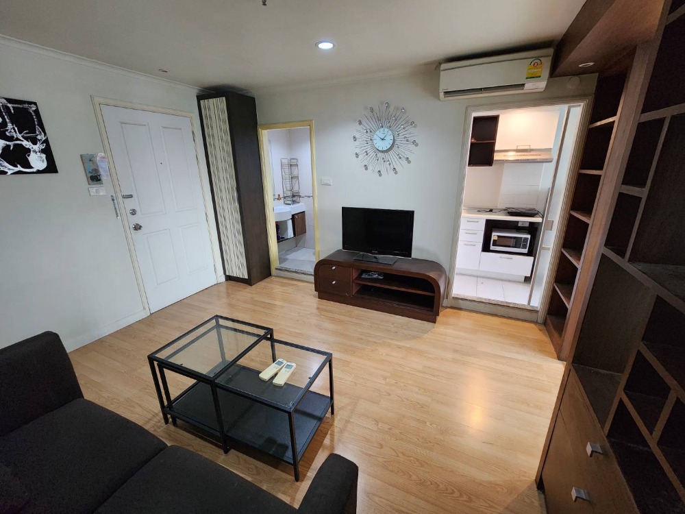 ขายคอนโดพระราม 8 สามเสน ราชวัตร : SNS002 **ลดราคาเหลือ 1.7 ล้าน ขายพร้อมอยู่**ขายถูก ลุมพินี เพลส พระราม 8 ชั้น12A(สูงที่สุดในอาคาร) ห้องบิวด์อินมีที่เก็บของเยอะ 35 ตารางเมตร ++ซื้ออยู่เองก็ได้ ซื้อลงทุนก็คุ้มมีผู้เช่าตลอด++