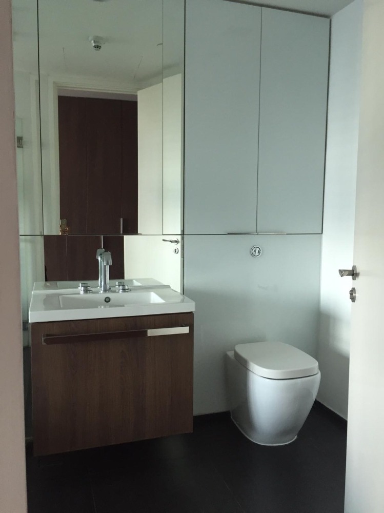 For RentCondoWitthayu, Chidlom, Langsuan, Ploenchit : 185 rachatdamri for rent