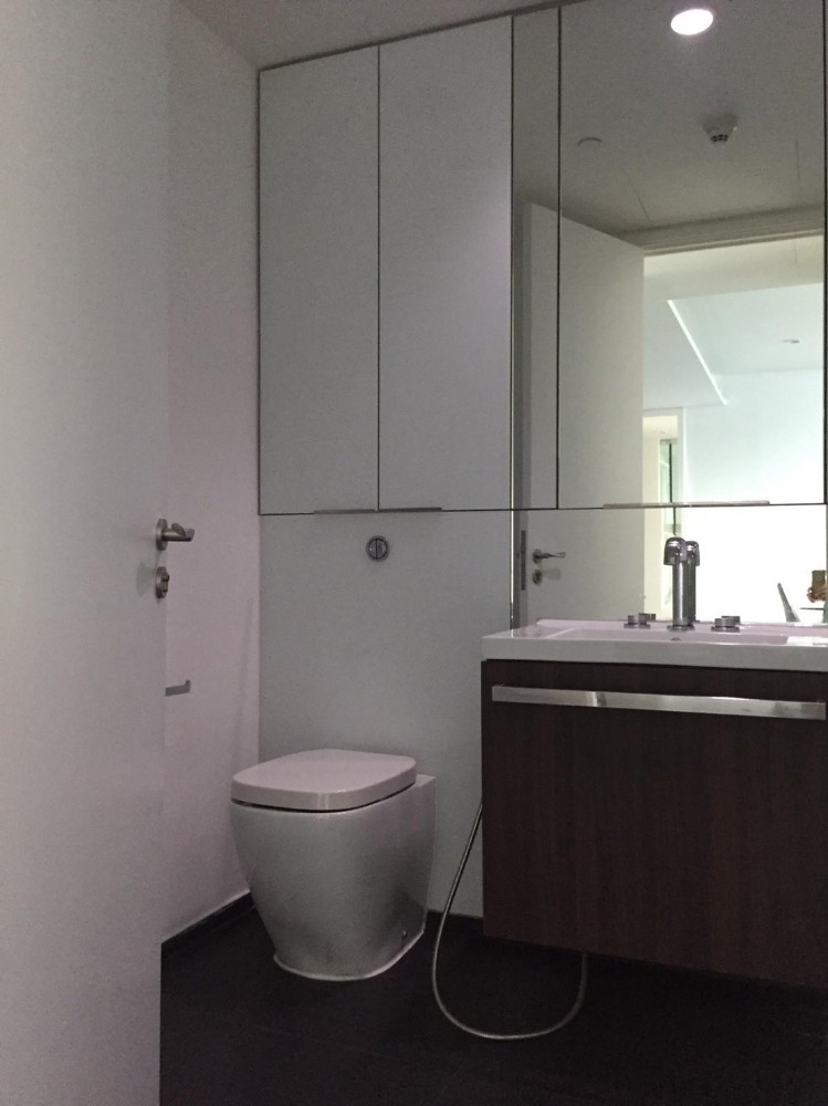 For RentCondoWitthayu, Chidlom, Langsuan, Ploenchit : 185 rachatdamri for rent