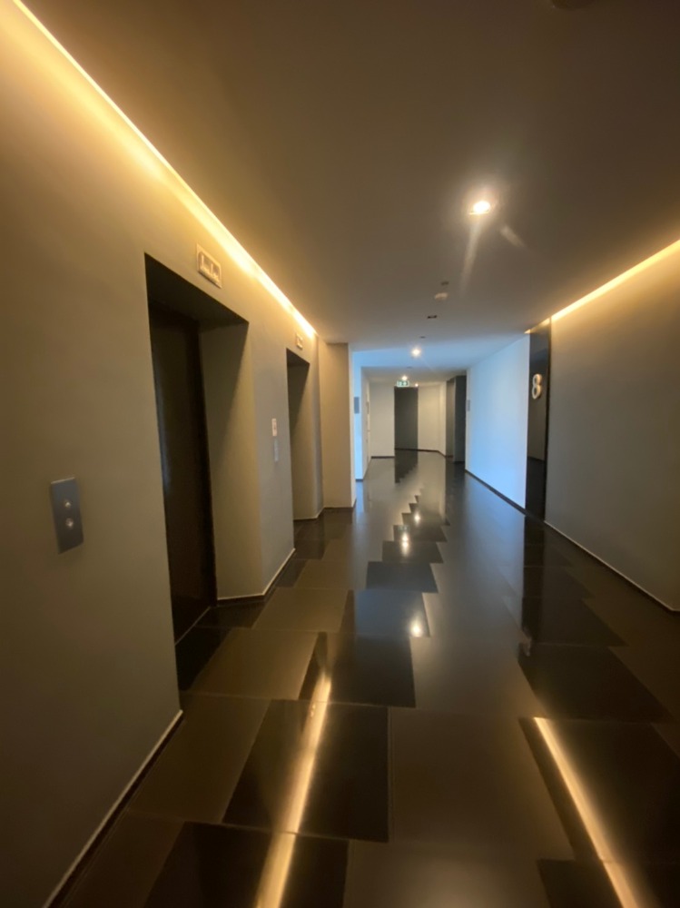 ขายคอนโดสาทร นราธิวาส : ห้องสวย เหมือนใหม่ เดอะคีย์ สาทร-เจริญราษฎร์ ห้อง 33 ตร.ม. ชั้น 8 วิวโล่ง ราคา 3.39 ล้าน เฟอร์ครบ