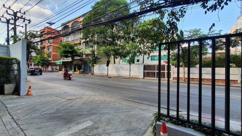 ขายคอนโดปิ่นเกล้า จรัญสนิทวงศ์ : SNS019 **สถานะตามภาพปก ขายพร้อมผู้เช่า** ไลบรารี่ เฮ้าส์ ราคาไม่ถึง 2 ล้าน ห้องสวยพร้อมอยู่ ปล่อยเช่าง่าย ผมรับประกัน