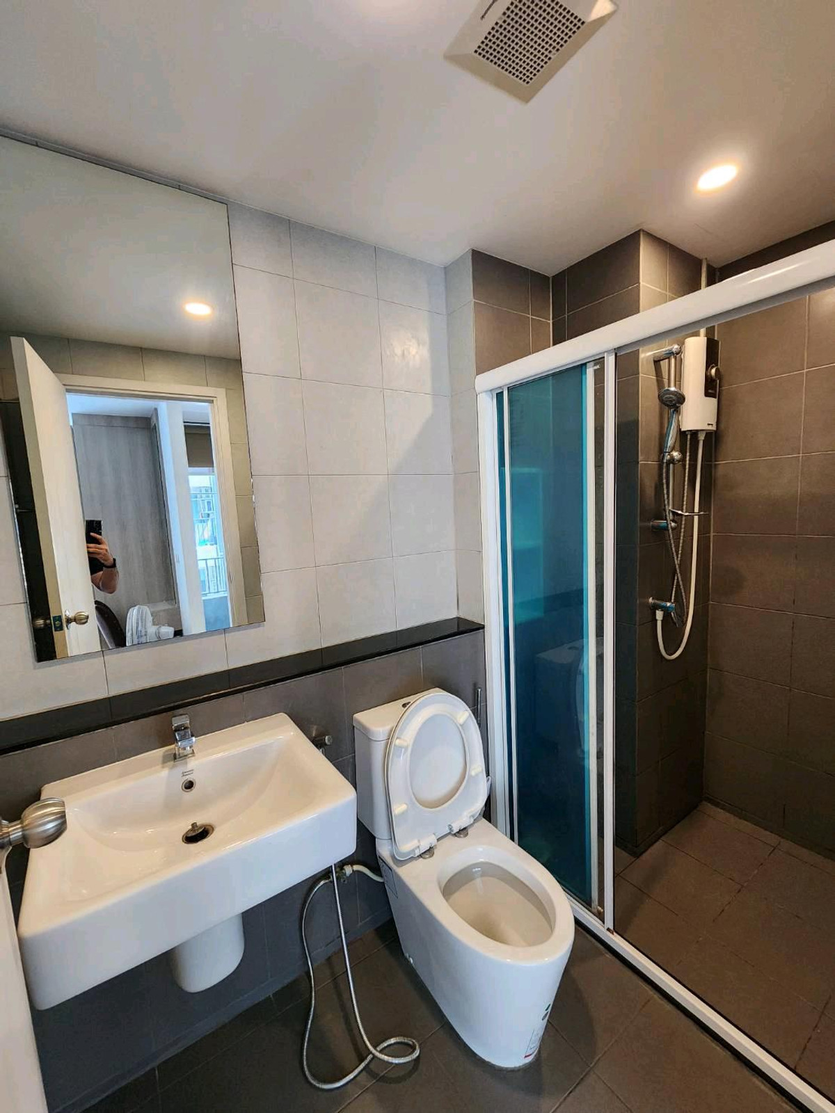 ให้เช่าคอนโดเกษตรศาสตร์ รัชโยธิน : 💥💥💥ให้เช่า พร้อมเข้าอยู่ 💥💥💥 Elio Del Moss สตูดิโอ ราคา 9,500 บาท เครื่องใช้ไฟฟ้าครบ ติดต่อ โทร 094-565-6351 POPPY