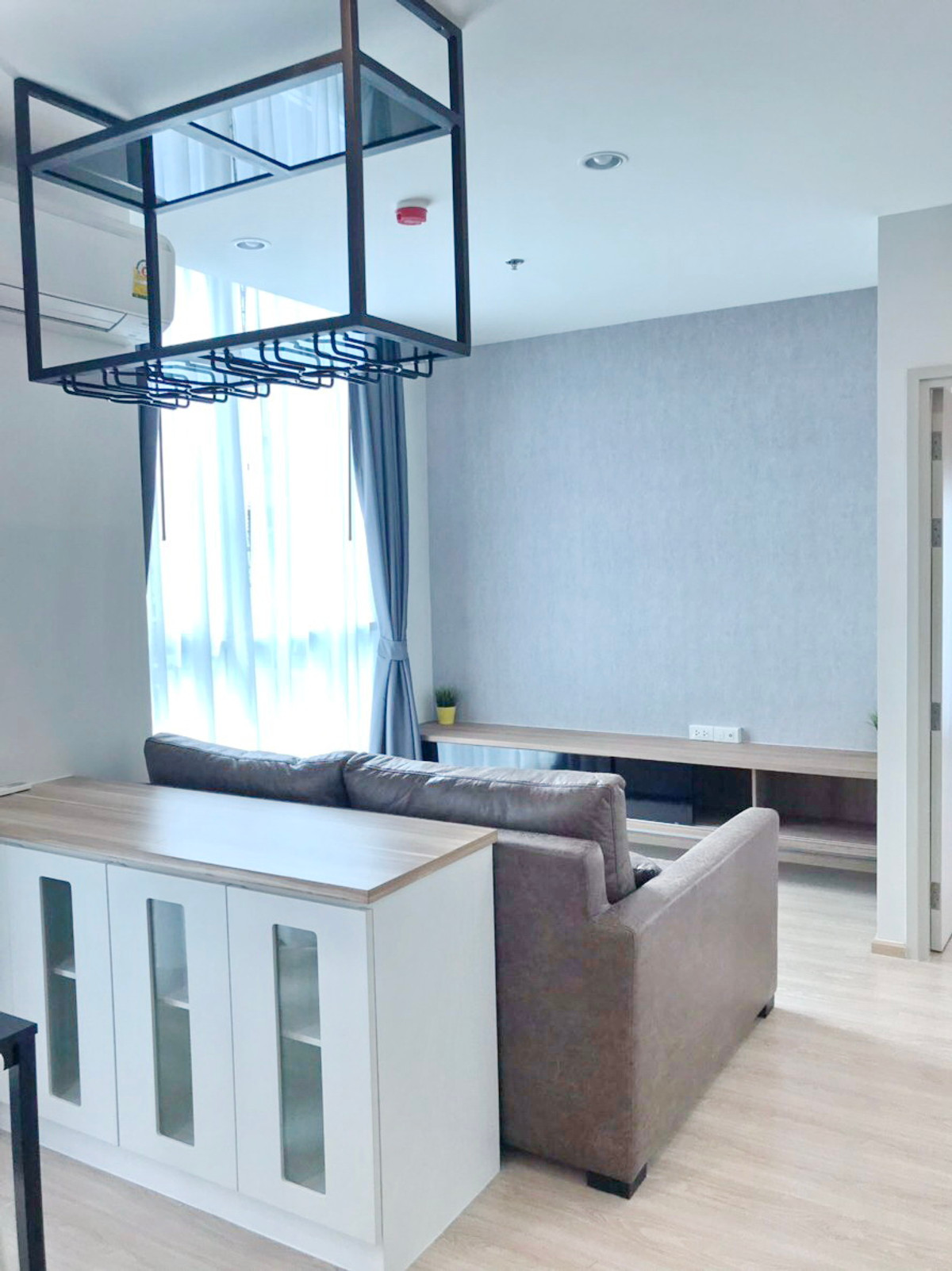 For RentCondoRatchadapisek, Huaikwang, Suttisan : 1118-A😊 For RENT ให้เช่า 1 ห้องนอน🚄ใกล้ MRT ศูนย์วัฒนธรรม 🏢โนเบิล รีวอลฟ์ รัชดา Noble Revolve Ratchada 🔔พื้นที่:52.00ตร.ม.💲เช่า:22,000฿📞O99-5919653,O86-454O477✅LineID:@sureresidence