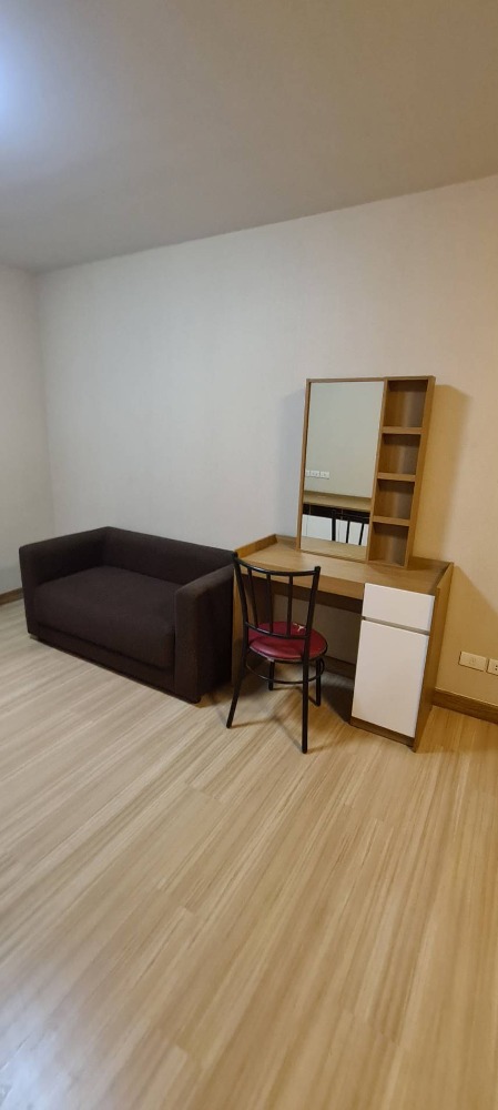 For RentCondoPathum Thani,Rangsit, Thammasat : For rent, Plum Condo, Phaholyothin 89, in front of Muang Ek, near Rangsit University, Phase 1.