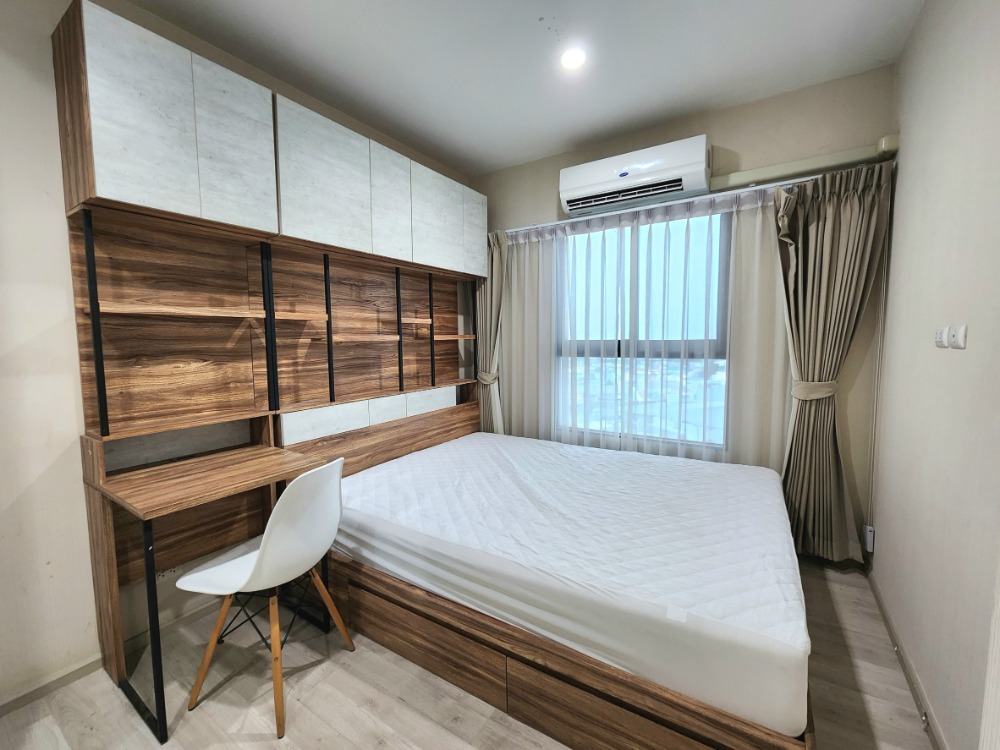 For RentCondoNonthaburi, Bang Yai, Bangbuathong : **Status as shown in the cover photo** **The room is now available. Newly decorated, ready to move in** For rent: Plum condo central, has washing machine, 2nd, 3rd, 7th floor, Central view, Ikea. There are still rooms available.