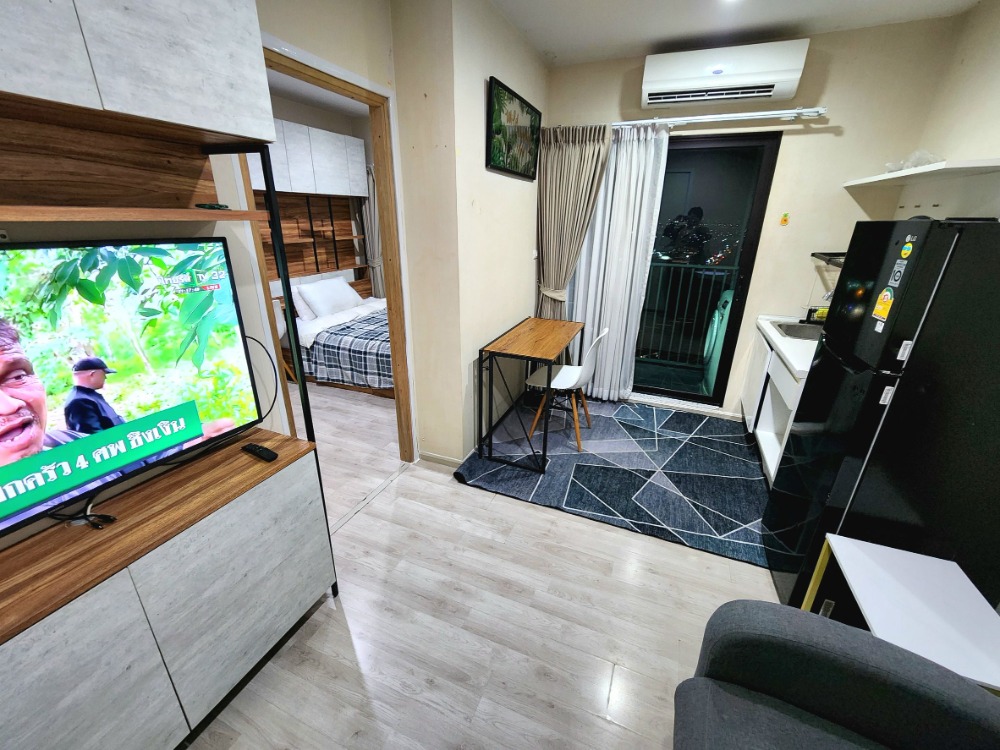 For RentCondoNonthaburi, Bang Yai, Bangbuathong : **Status as shown in the cover photo** **The room is now available. Newly decorated, ready to move in** For rent: Plum condo central, has washing machine, 2nd, 3rd, 7th floor, Central view, Ikea. There are still rooms available.