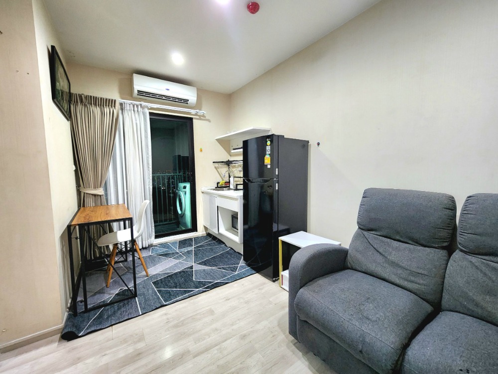 For RentCondoNonthaburi, Bang Yai, Bangbuathong : **Status as shown in the cover photo** **The room is now available. Newly decorated, ready to move in** For rent: Plum condo central, has washing machine, 2nd, 3rd, 7th floor, Central view, Ikea. There are still rooms available.