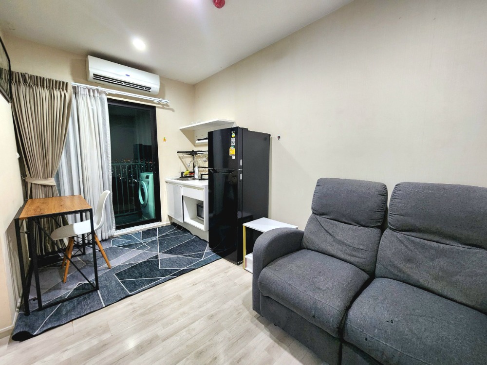 For RentCondoNonthaburi, Bang Yai, Bangbuathong : **Status as shown in the cover photo** **The room is now available. Newly decorated, ready to move in** For rent: Plum condo central, has washing machine, 2nd, 3rd, 7th floor, Central view, Ikea. There are still rooms available.