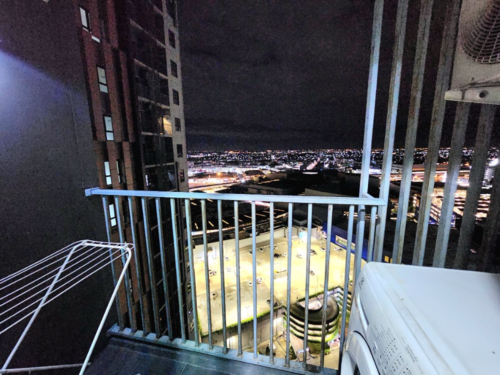 For RentCondoNonthaburi, Bang Yai, Bangbuathong : **Status as shown in the cover photo** **The room is now available. Newly decorated, ready to move in** For rent: Plum condo central, has washing machine, 2nd, 3rd, 7th floor, Central view, Ikea. There are still rooms available.