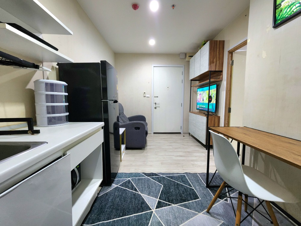 For RentCondoNonthaburi, Bang Yai, Bangbuathong : **Status as shown in the cover photo** **The room is now available. Newly decorated, ready to move in** For rent: Plum condo central, has washing machine, 2nd, 3rd, 7th floor, Central view, Ikea. There are still rooms available.