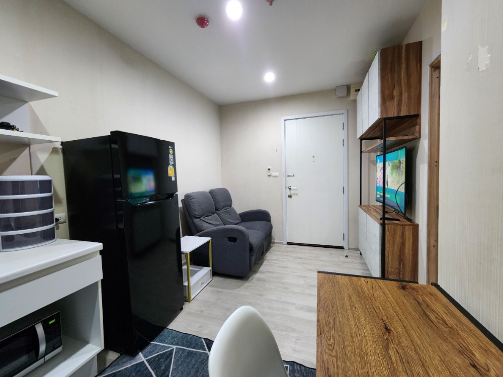 For RentCondoNonthaburi, Bang Yai, Bangbuathong : **Status as shown in the cover photo** **The room is now available. Newly decorated, ready to move in** For rent: Plum condo central, has washing machine, 2nd, 3rd, 7th floor, Central view, Ikea. There are still rooms available.