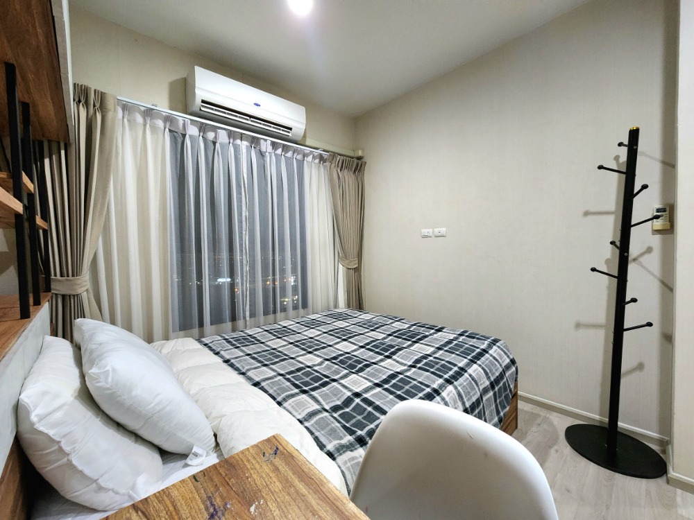 For RentCondoNonthaburi, Bang Yai, Bangbuathong : **Status as shown in the cover photo** **The room is now available. Newly decorated, ready to move in** For rent: Plum condo central, has washing machine, 2nd, 3rd, 7th floor, Central view, Ikea. There are still rooms available.