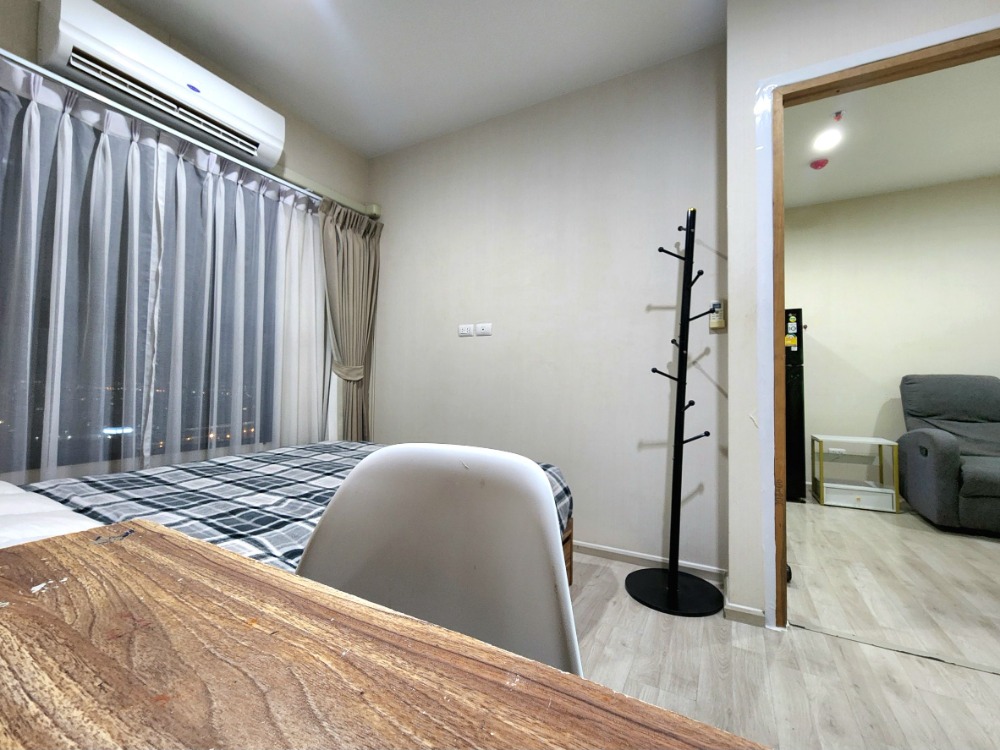 For RentCondoNonthaburi, Bang Yai, Bangbuathong : **Status as shown in the cover photo** **The room is now available. Newly decorated, ready to move in** For rent: Plum condo central, has washing machine, 2nd, 3rd, 7th floor, Central view, Ikea. There are still rooms available.