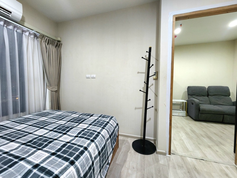 For RentCondoNonthaburi, Bang Yai, Bangbuathong : **Status as shown in the cover photo** **The room is now available. Newly decorated, ready to move in** For rent: Plum condo central, has washing machine, 2nd, 3rd, 7th floor, Central view, Ikea. There are still rooms available.