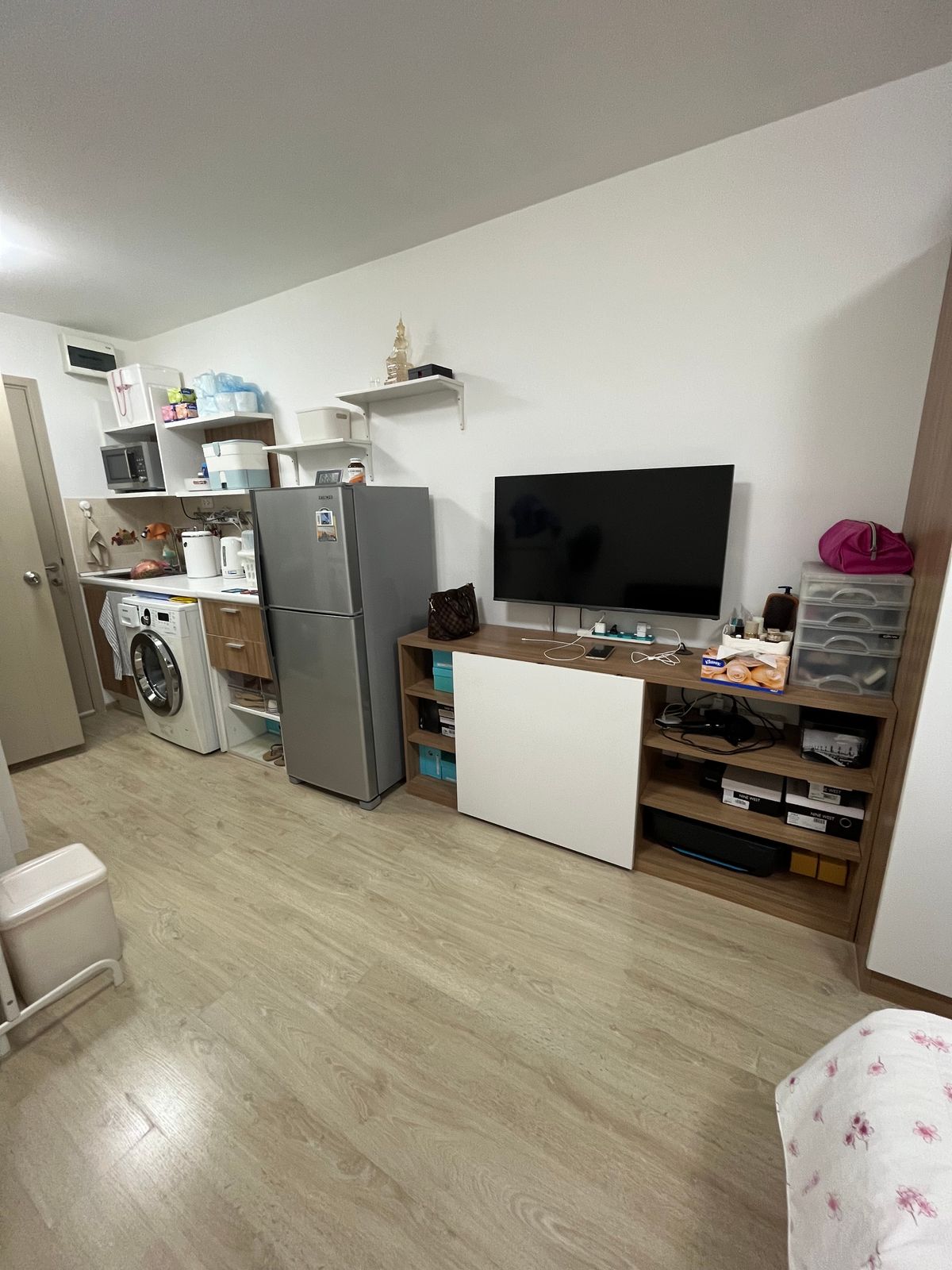 ขายคอนโดอ่อนนุช อุดมสุข : เอลลิโอ สุขุมวิท 64 เฟอร์นิเจอร์ครบ ขายราคาพิเศษ 1.35ล้าน 