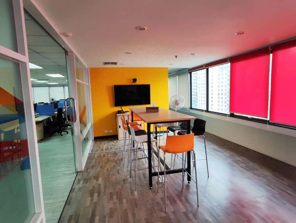 ให้เช่าสำนักงานสุขุมวิท อโศก ทองหล่อ : ให้เช่า สำนักงานออฟฟิศ ใกล้  BTS อโศก และ MRT สุขุมวิท แบบตกแต่งไว้ให้แล้วบบางส่วน พร้อมเข้าทำงาน