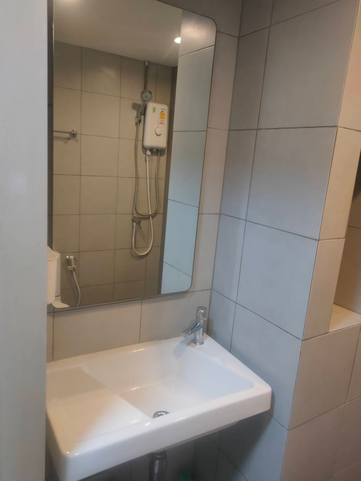 For RentCondoOnnut, Udomsuk : Ellio Sukhumvit 64, complete with 7500 baht. Book now !!!