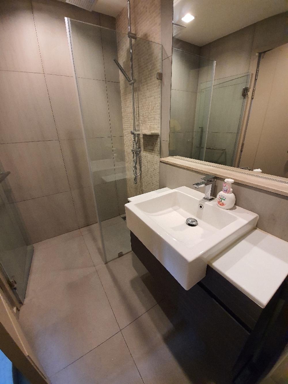For RentCondoRattanathibet, Sanambinna : For rent, politan rive, 49th floor, size 25 sq m, beautiful decoration, fully furnished. Ready to move into the new room