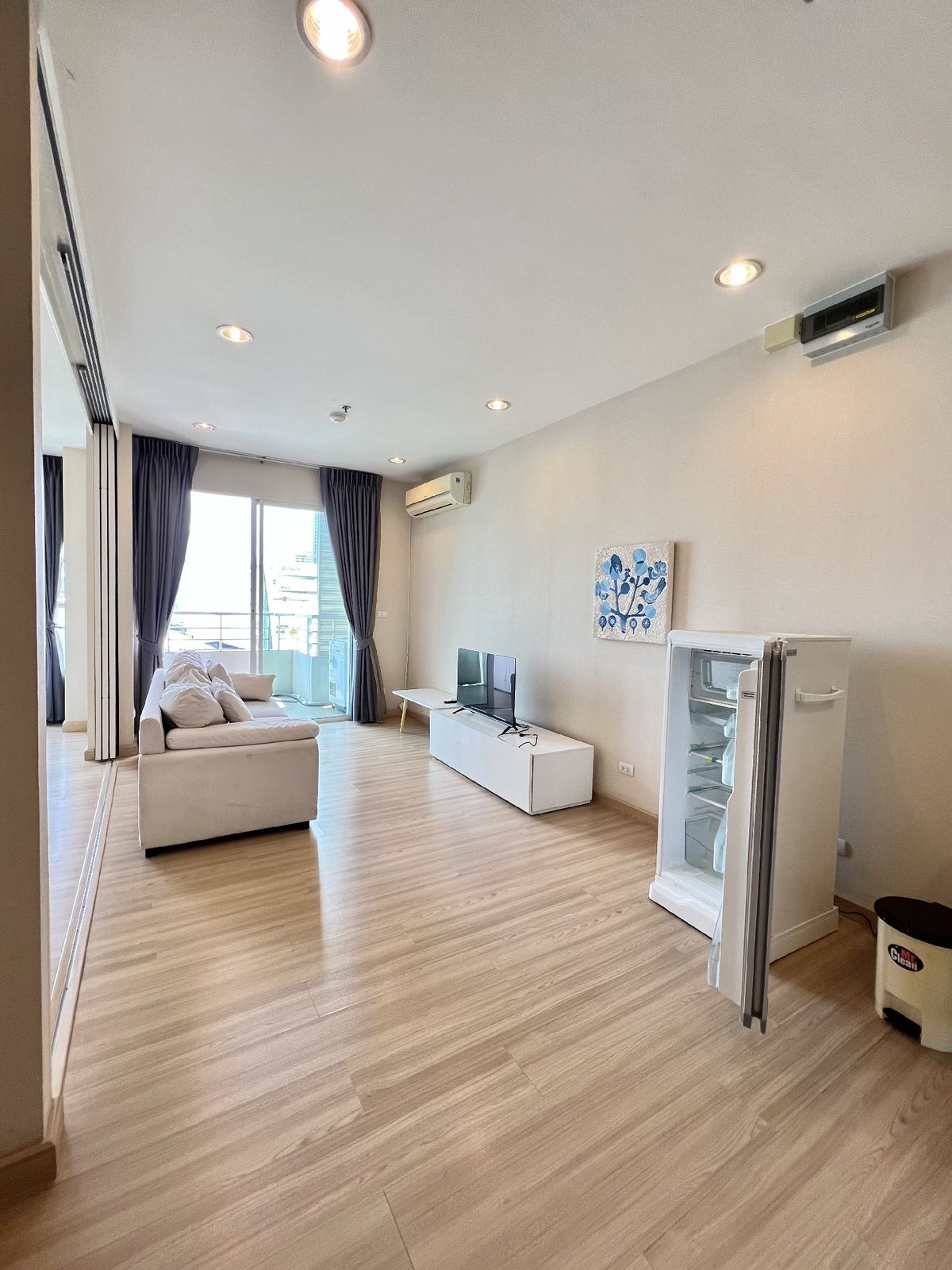For RentCondoWongwianyai, Charoennakor : For rent The Lighthouse Type 1 BR. 1 BA. 48Sqm. Floor 15th. BTS ICONSIAM