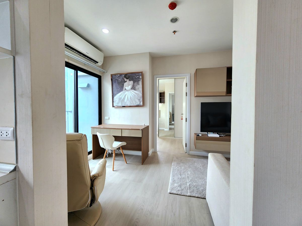 For RentCondoNonthaburi, Bang Yai, Bangbuathong : Condition is as shown in the cover photo** Price can be negotiated!! There is a washing machine. and water filter** 2 bedroom room for rent with very complete items, Plum Condo Central Station Phase 1, the owner is very kind!!