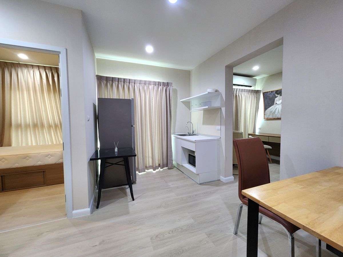 For RentCondoNonthaburi, Bang Yai, Bangbuathong : Condition is as shown in the cover photo** Price can be negotiated!! There is a washing machine. and water filter** 2 bedroom room for rent with very complete items, Plum Condo Central Station Phase 1, the owner is very kind!!