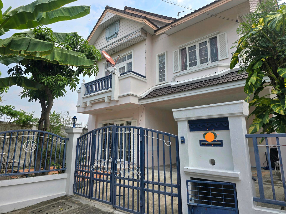 For RentHouseMin Buri, Romklao : For rent: 2-storey detached house, 65 sq m (corner), Ramkhamhaeng Road 190, near Khwan Riam Floating Market, for rent 18,000/month