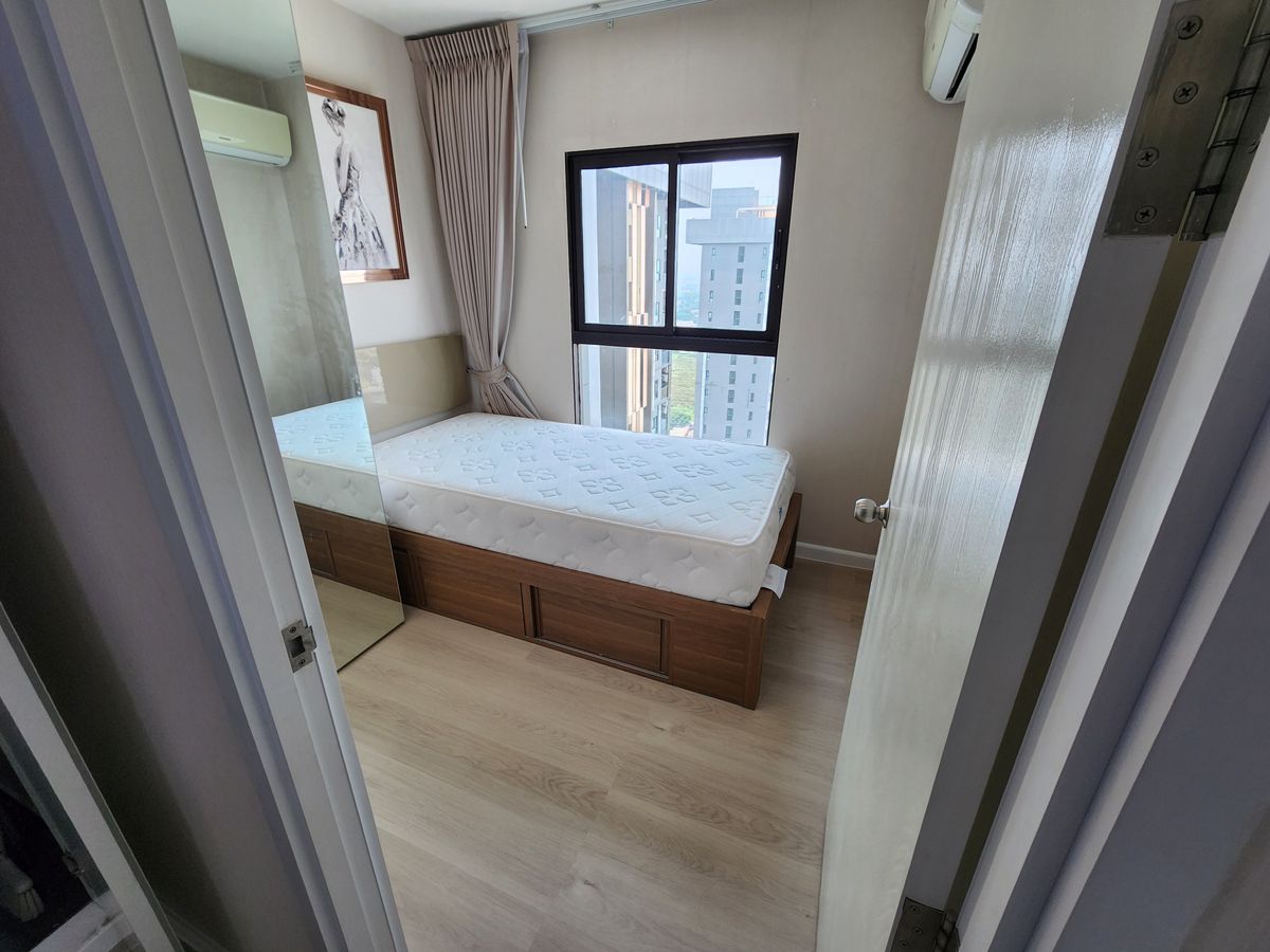 For RentCondoNonthaburi, Bang Yai, Bangbuathong : Condition is as shown in the cover photo** Price can be negotiated!! There is a washing machine. and water filter** 2 bedroom room for rent with very complete items, Plum Condo Central Station Phase 1, the owner is very kind!!