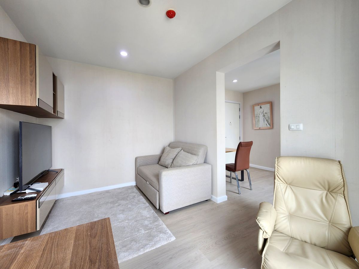 For RentCondoNonthaburi, Bang Yai, Bangbuathong : Condition is as shown in the cover photo** Price can be negotiated!! There is a washing machine. and water filter** 2 bedroom room for rent with very complete items, Plum Condo Central Station Phase 1, the owner is very kind!!