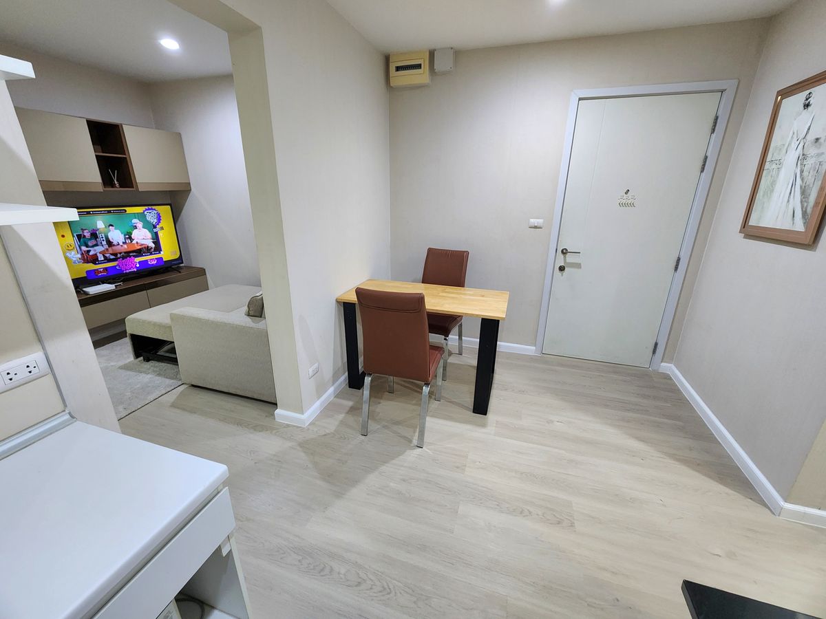 For RentCondoNonthaburi, Bang Yai, Bangbuathong : Condition is as shown in the cover photo** Price can be negotiated!! There is a washing machine. and water filter** 2 bedroom room for rent with very complete items, Plum Condo Central Station Phase 1, the owner is very kind!!