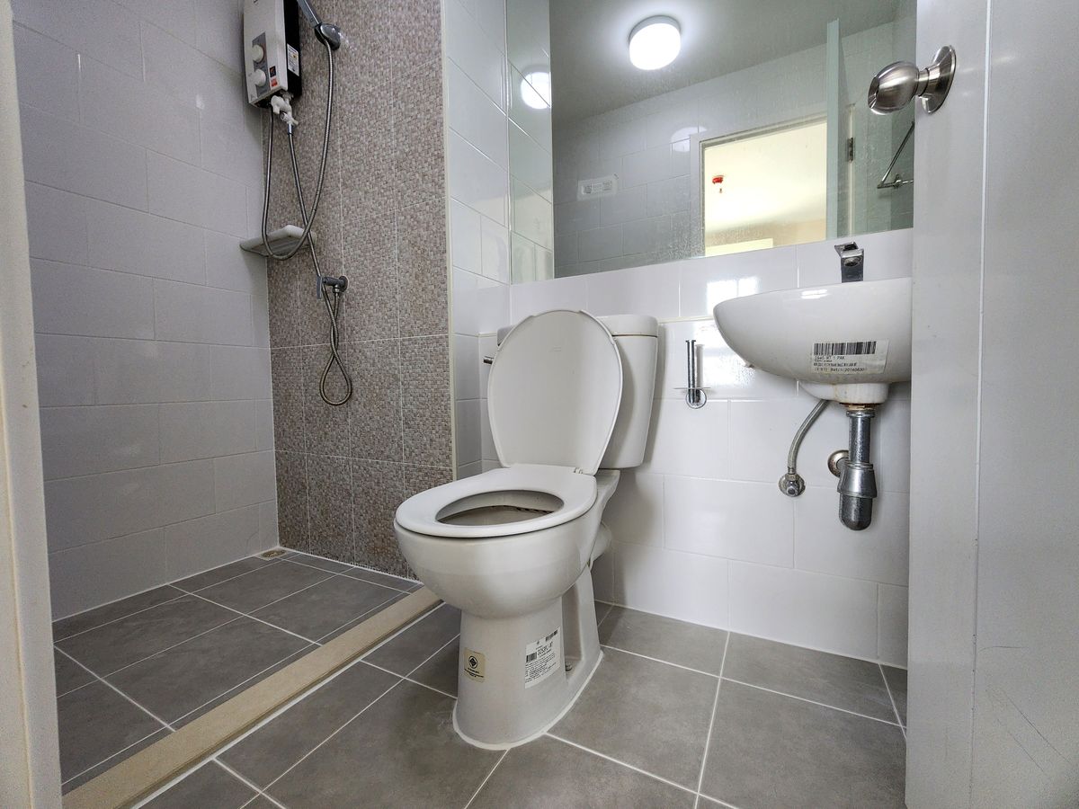 For RentCondoNonthaburi, Bang Yai, Bangbuathong : Condition is as shown in the cover photo** Price can be negotiated!! There is a washing machine. and water filter** 2 bedroom room for rent with very complete items, Plum Condo Central Station Phase 1, the owner is very kind!!