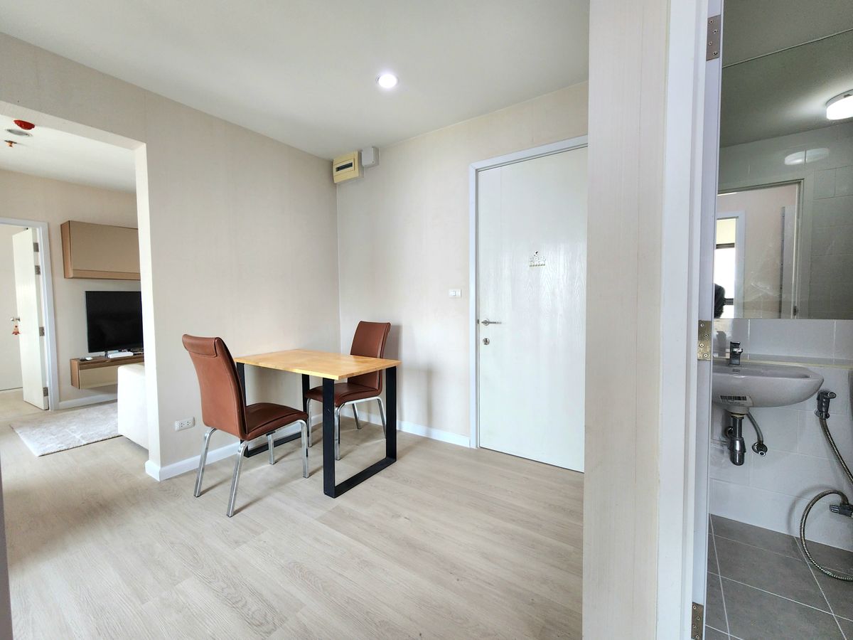 For RentCondoNonthaburi, Bang Yai, Bangbuathong : Condition is as shown in the cover photo** Price can be negotiated!! There is a washing machine. and water filter** 2 bedroom room for rent with very complete items, Plum Condo Central Station Phase 1, the owner is very kind!!