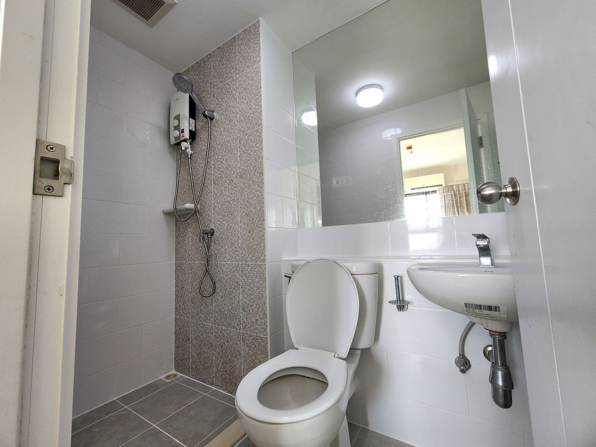 For RentCondoNonthaburi, Bang Yai, Bangbuathong : Condition is as shown in the cover photo** Price can be negotiated!! There is a washing machine. and water filter** 2 bedroom room for rent with very complete items, Plum Condo Central Station Phase 1, the owner is very kind!!