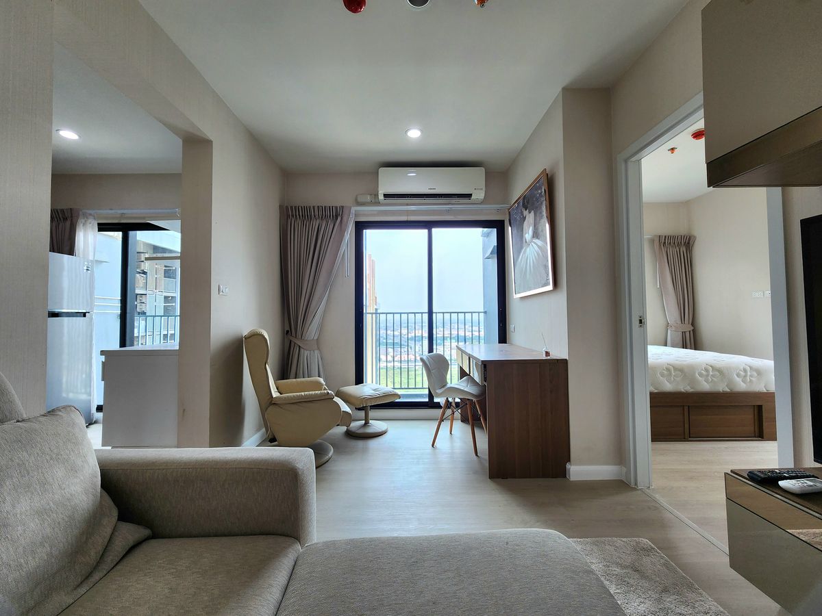 For RentCondoNonthaburi, Bang Yai, Bangbuathong : Condition is as shown in the cover photo** Price can be negotiated!! There is a washing machine. and water filter** 2 bedroom room for rent with very complete items, Plum Condo Central Station Phase 1, the owner is very kind!!