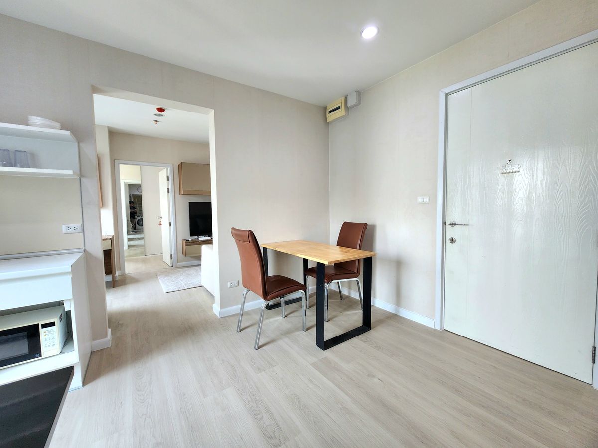 For RentCondoNonthaburi, Bang Yai, Bangbuathong : Condition is as shown in the cover photo** Price can be negotiated!! There is a washing machine. and water filter** 2 bedroom room for rent with very complete items, Plum Condo Central Station Phase 1, the owner is very kind!!