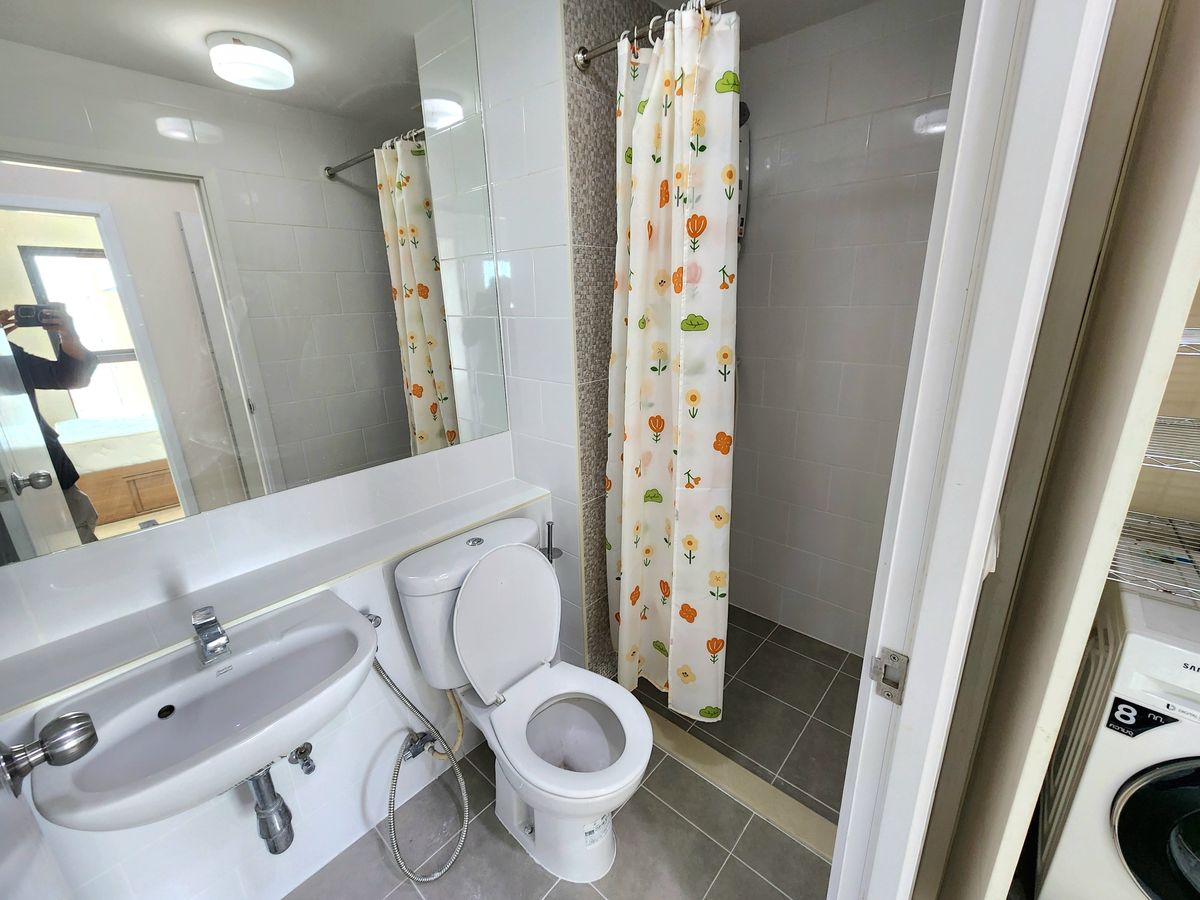 For RentCondoNonthaburi, Bang Yai, Bangbuathong : Condition is as shown in the cover photo** Price can be negotiated!! There is a washing machine. and water filter** 2 bedroom room for rent with very complete items, Plum Condo Central Station Phase 1, the owner is very kind!!
