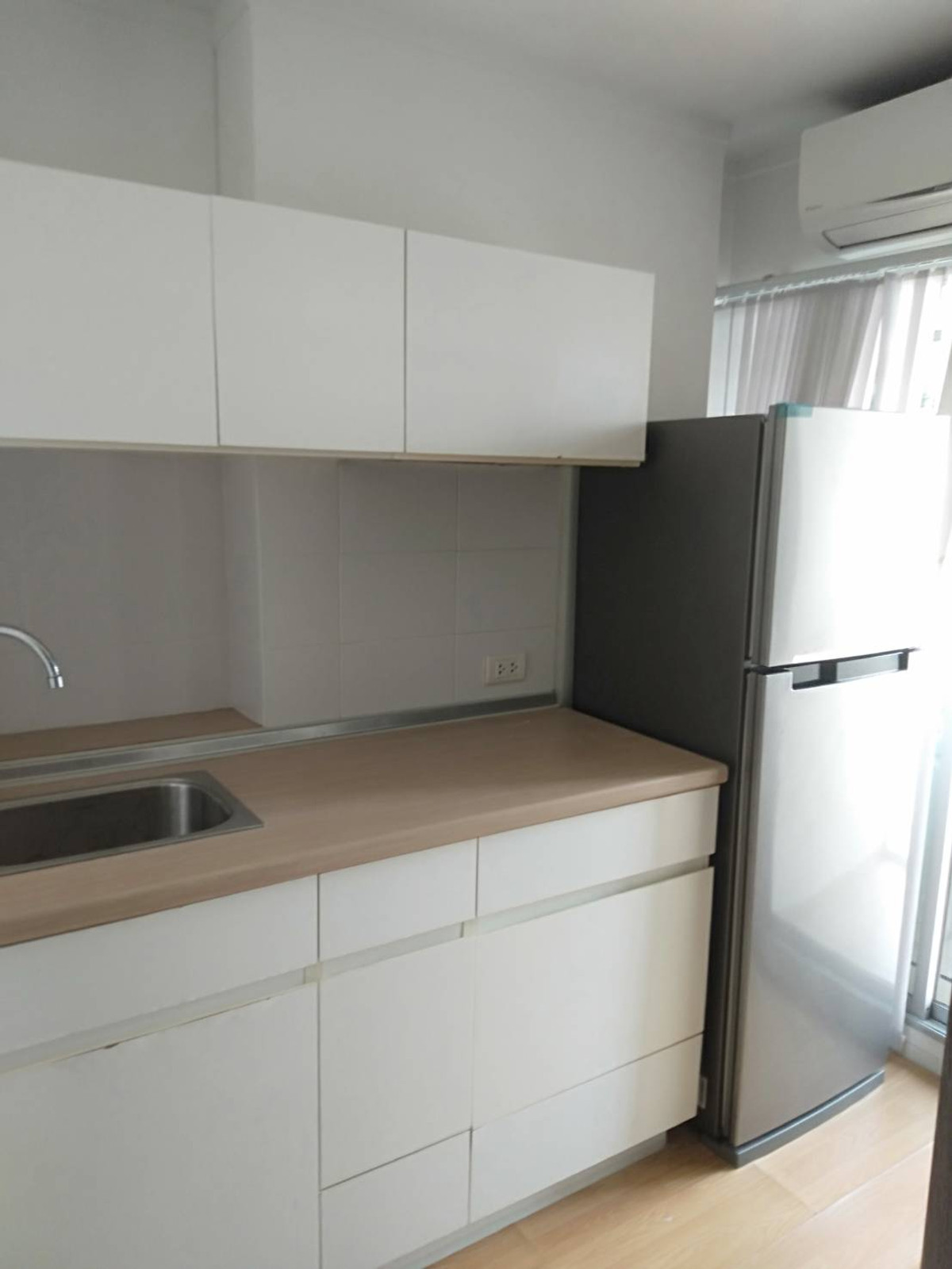 ให้เช่าคอนโดพัฒนาการ ศรีนครินทร์ : 💥เช่า! ลุมพินี เพลส ศรีนครินทร- หัวหมาก ขนาด 27 ตรม ตึก B ชั้น 15 ราคา 9,500 บาท พร้อมเฟอร์และเครื่องใช้ไฟฟ้า